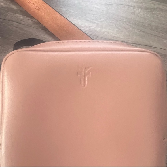 Frye EUC Blush 100% Leather Belt Bag Size S/M - Picture 3 of 8